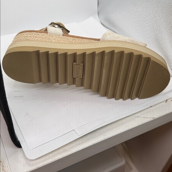 TOMS WEDGE CANVAS RUBBER SANDALS WOMENS SIZE 8. LIKE NEW - Picture 7 of 16